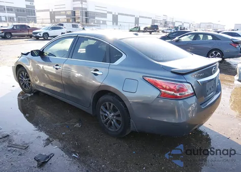 2015 Nissan Altima 2.5 S z USA, uszkodzony, nr VIN 1N4AL3AP8FC473621